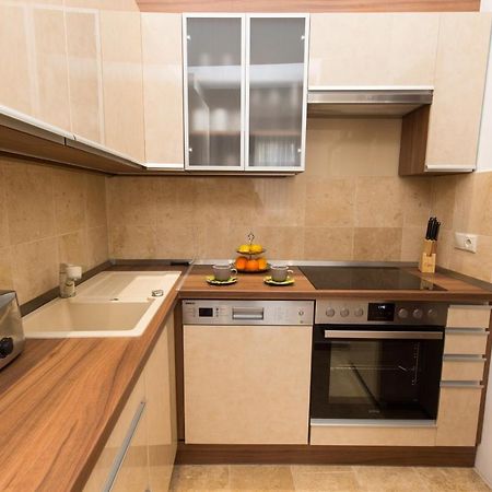 Elegant Apartment With Buda Castle View Budapest Exterior foto